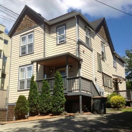 Capitol Hill Luxury Apartments Сиэтл Экстерьер фото