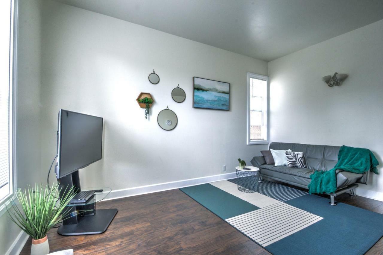 Capitol Hill Luxury Apartments Сиэтл Экстерьер фото