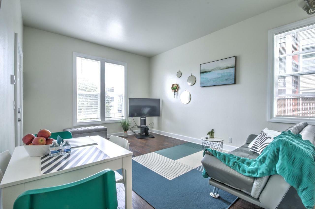 Capitol Hill Luxury Apartments Сиэтл Экстерьер фото