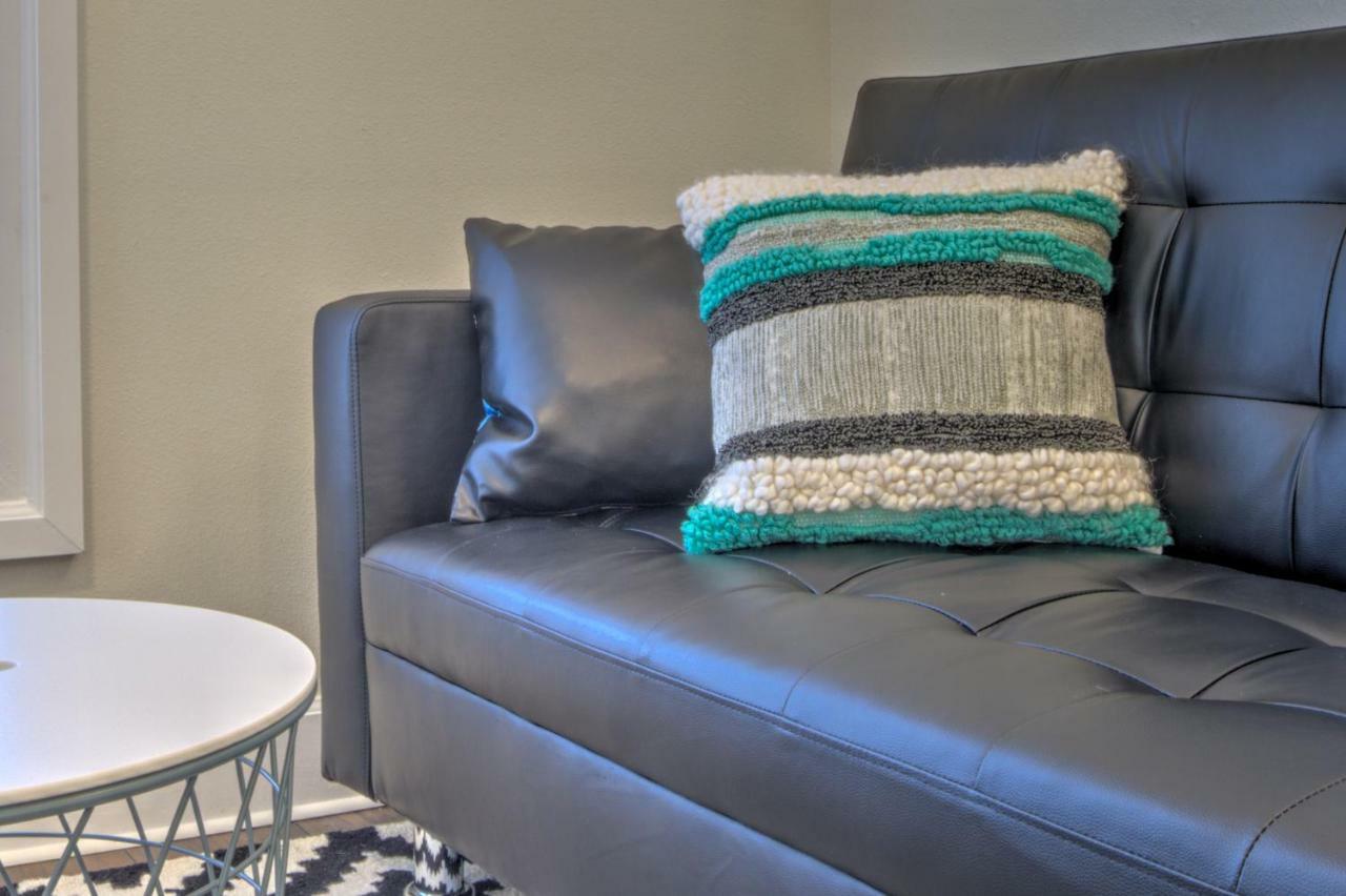 Capitol Hill Luxury Apartments Сиэтл Экстерьер фото